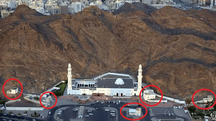 4929-The-7-Mosques-of-Madina-built-during-the-Battle-of-Khandaq-00